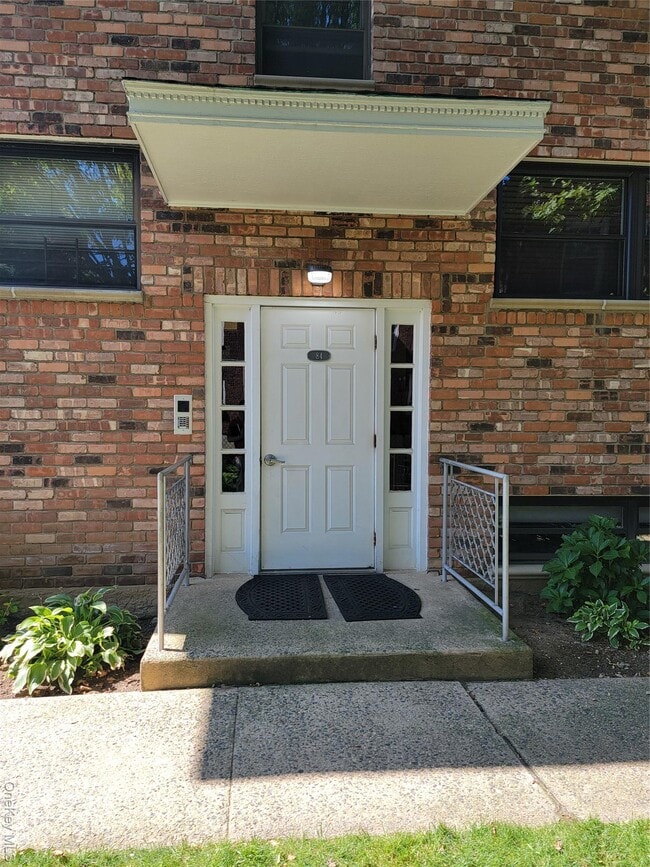 Primary Photo - 84 Lincoln Ave