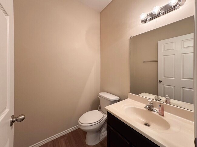 Building Photo - 4426 Gloria Dr