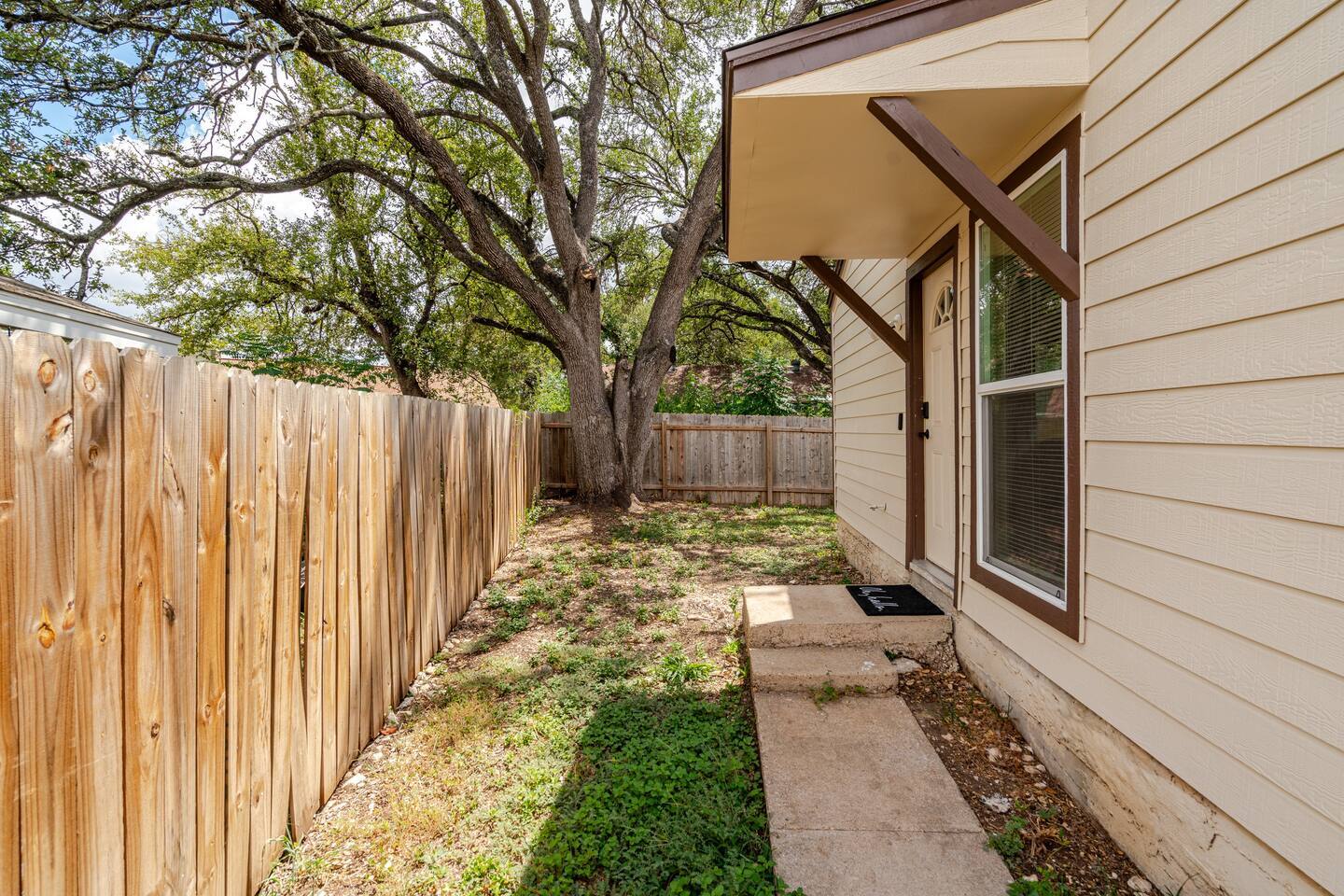 Building Photo - 6307 Okner Ln