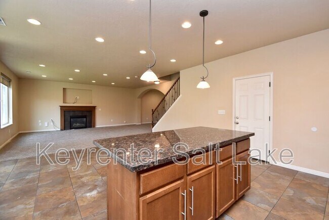 Building Photo - 1057 Cambria Drive