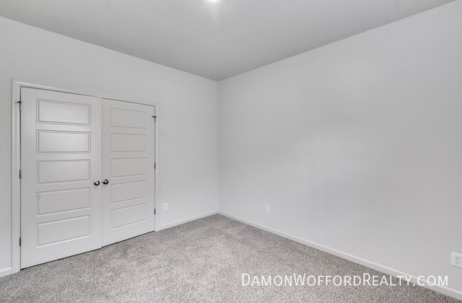 Building Photo - 533 Vista Pointe Dr