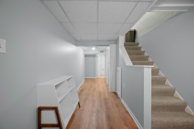 Building Photo - Furnished Rental in Shadyside