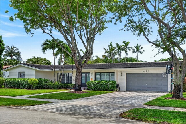 Building Photo - 8820 SW 85th St