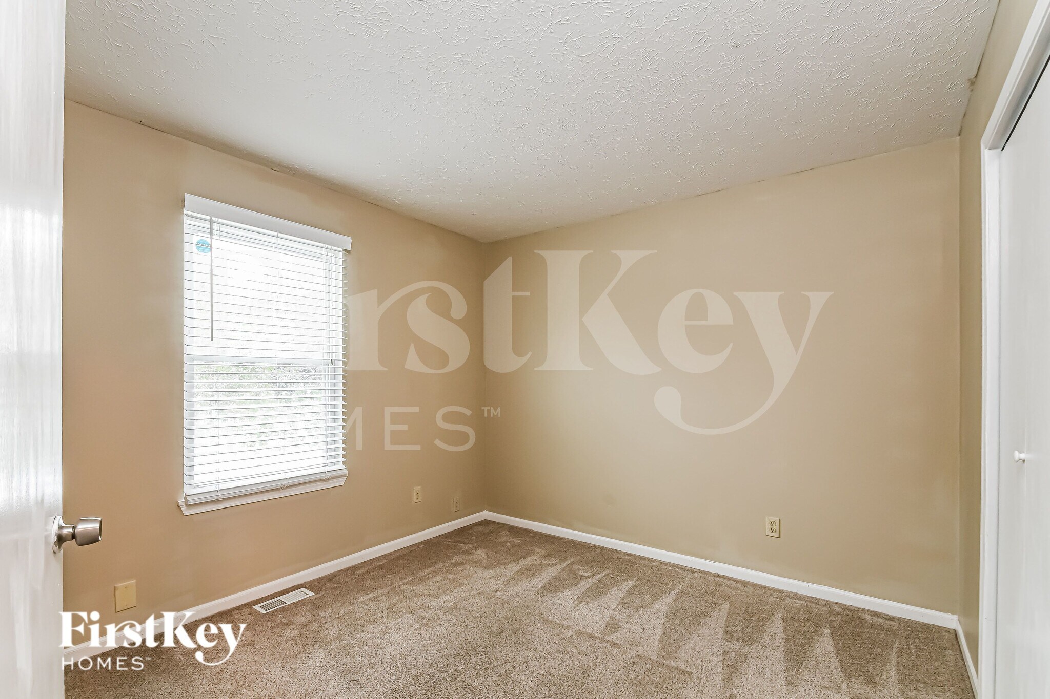 Building Photo - 7427 Cobblestone W Dr