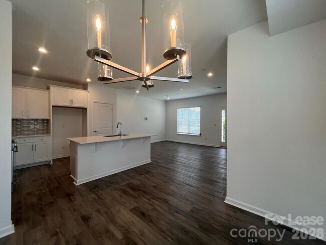 Building Photo - 16305 Leading St