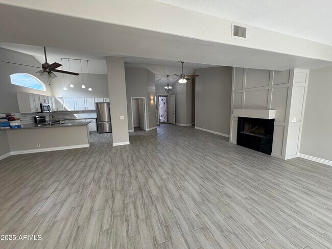 Building Photo - 6121 E Hermosa Vista Dr