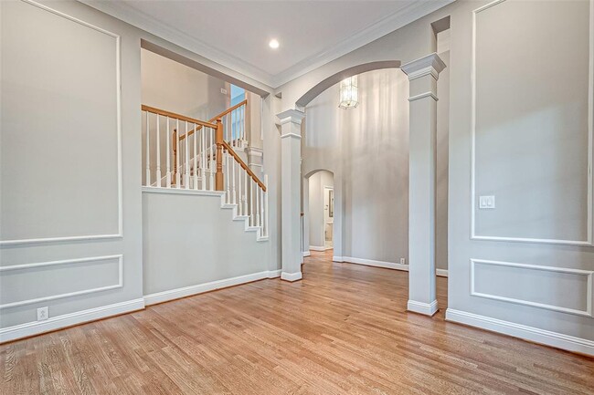 Building Photo - 24118 Bay Hill Blvd