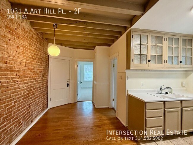 Building Photo - 1031 Art Hill Pl