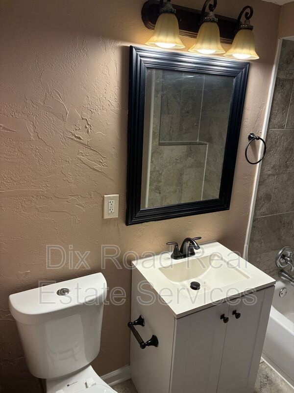 Building Photo - 2121 Culver Ave