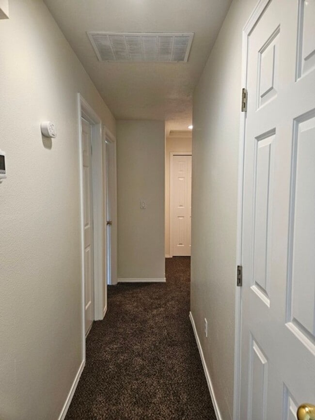 Building Photo - 4Bd/3Ba Two Story House - Available to View!