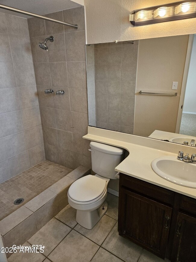 Building Photo - 3223 N Woodburne Dr