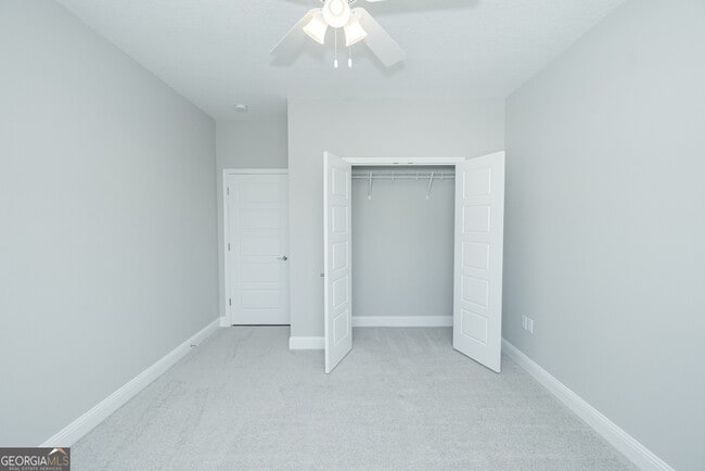 Building Photo - 229 The Villas Wy