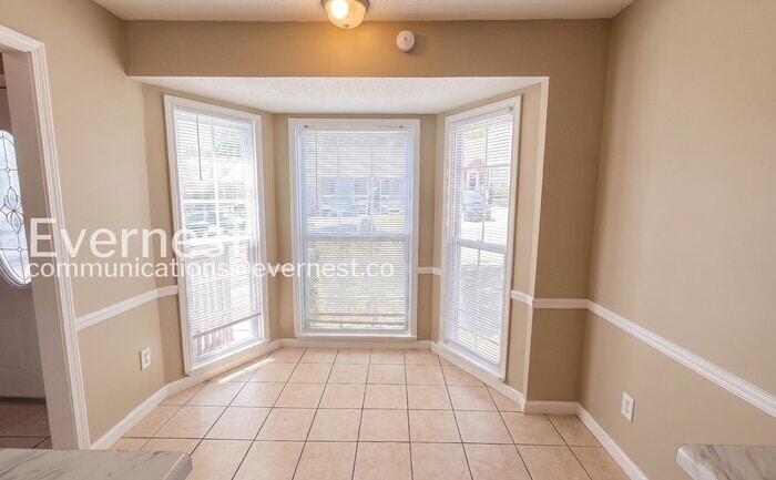 Building Photo - 387 Jamestown Manor Dr