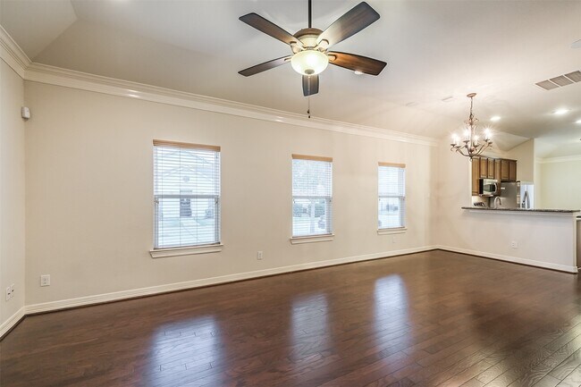 Building Photo - 3521 Clearview Cir