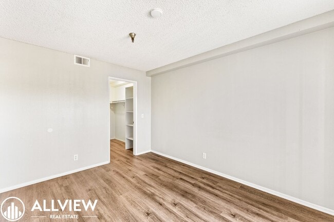 Building Photo - Coastal 1 Bed, 1 Bath Condo Available NOW ...