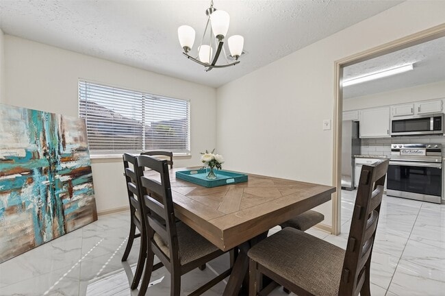 Building Photo - 10726 Village Trail Dr