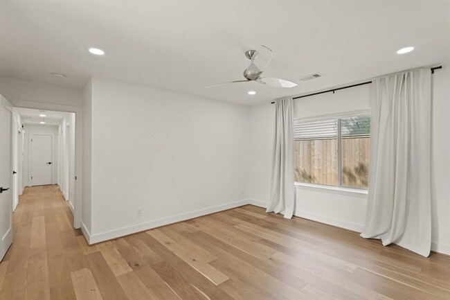Building Photo - 1707 Imperial Crown Dr