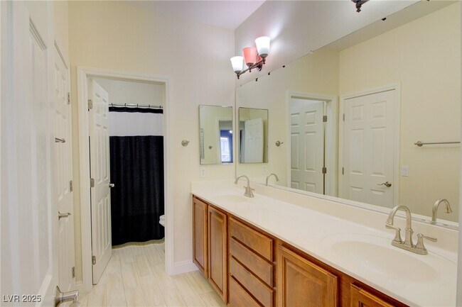 Building Photo - 8925 Monte Oro Dr