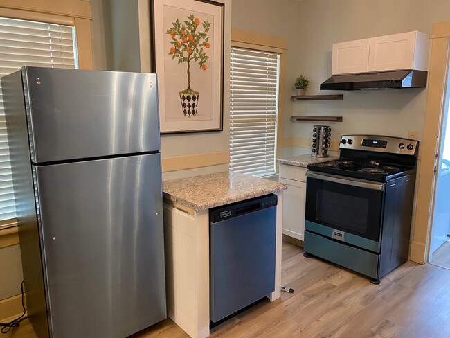 Building Photo - 322 N New Madrid St