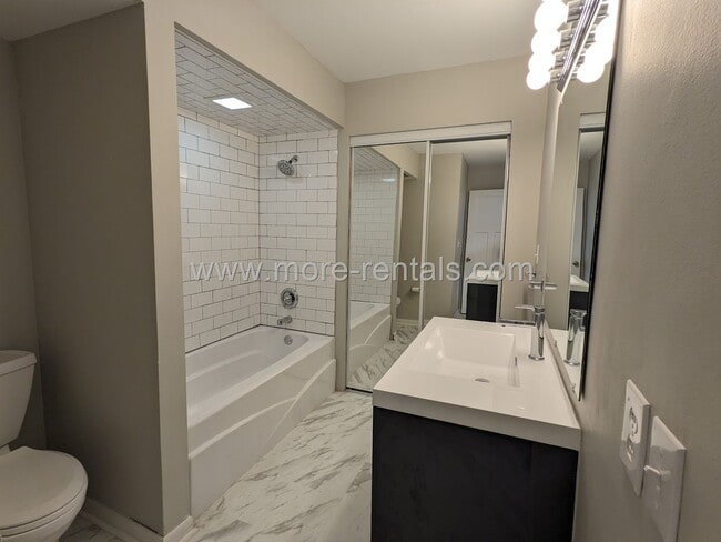 Building Photo - Updated German Village house area with attached garage