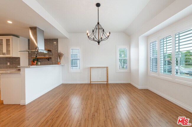 Building Photo - 3990 Degnan Blvd