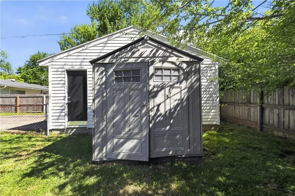 Building Photo - 4176 Mapleleaf Dr