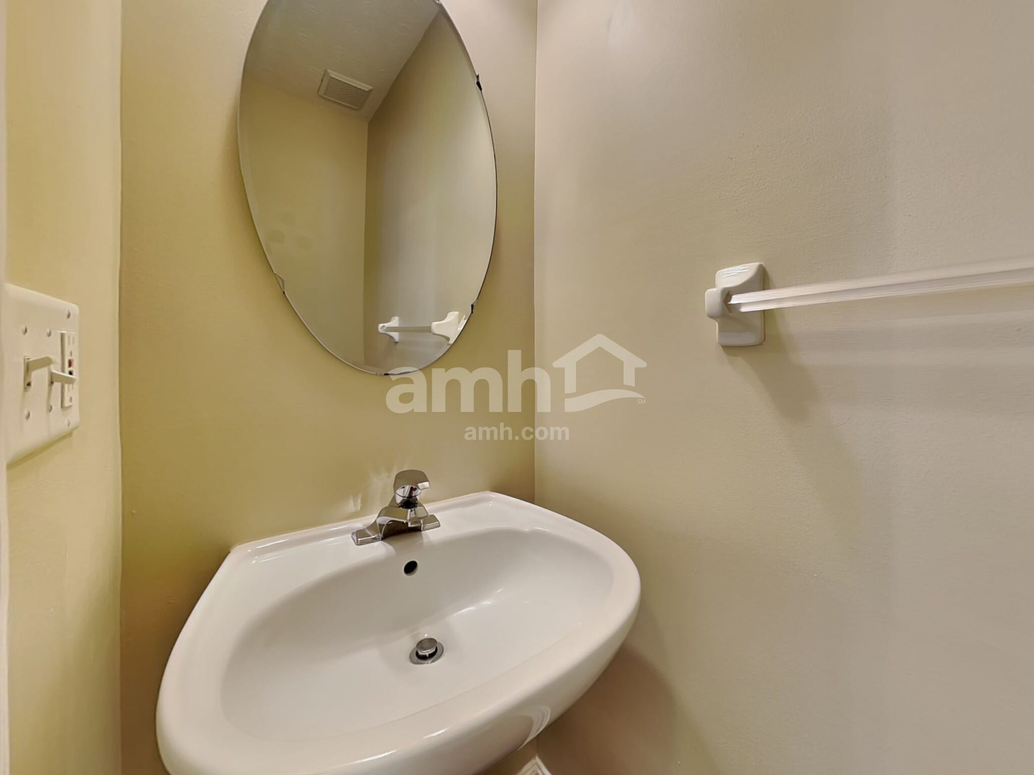 Building Photo - 2452 Featherston Ct