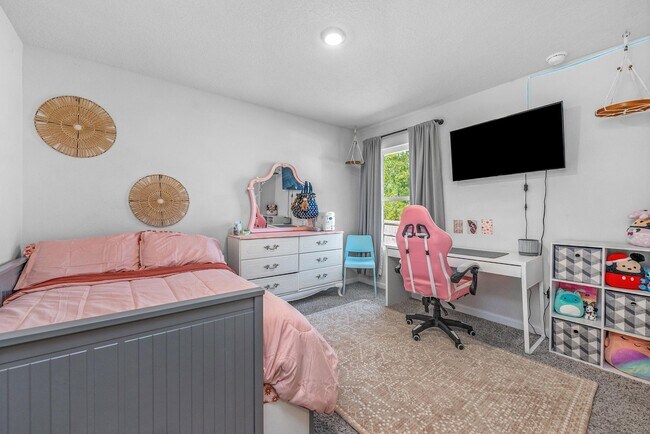 Building Photo - 6537 Torrey Pnes Trce