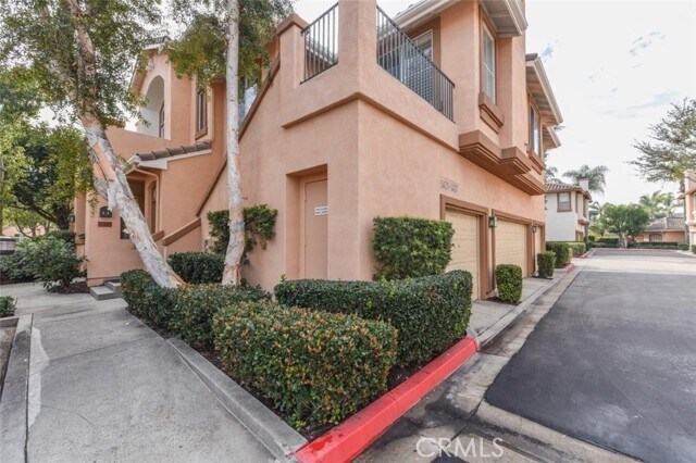 Building Photo - 3400 Ladrillo Aisle