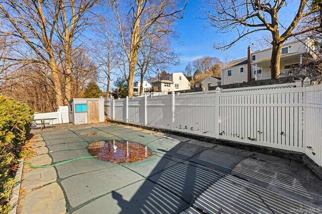 Building Photo - 45 Pamela Ln