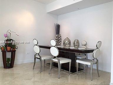 Building Photo - 888 Brickell Key Dr