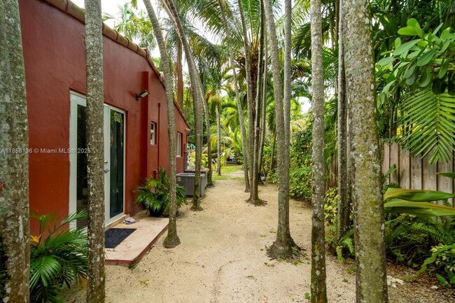 Building Photo - 14000 N Miami Ave