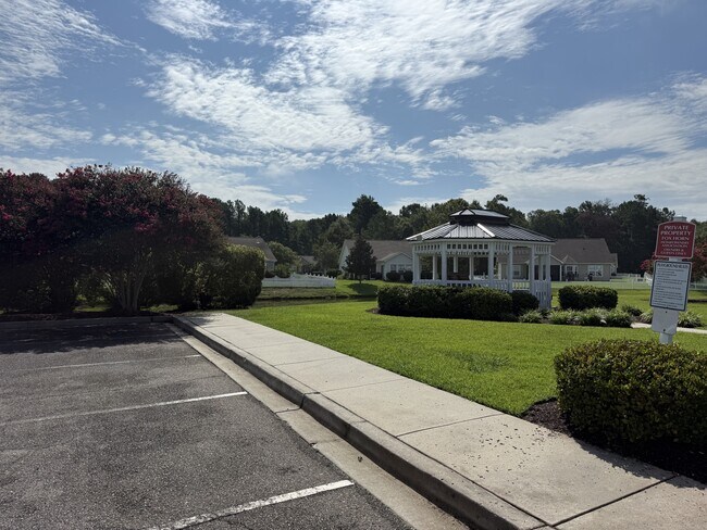 Building Photo - 717 Gazania Ln