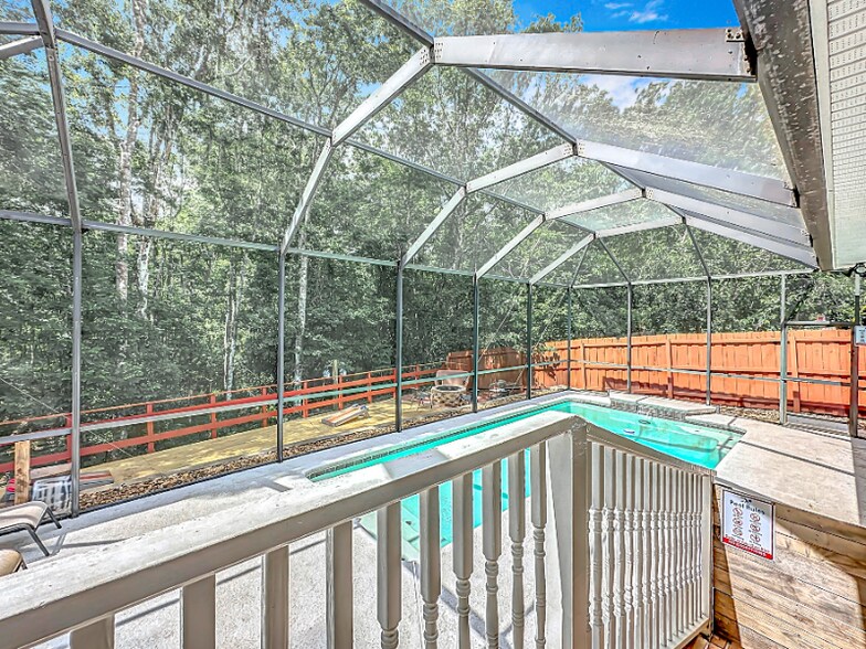 Building Photo - 2043 Eclipse Dr