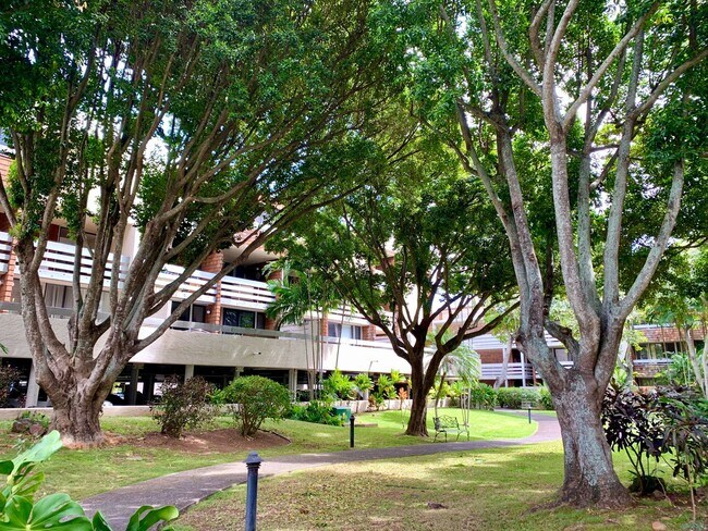 Building Photo - Upgraded 3 bed 2 bath condo in Kailua Town, 2 covered parking