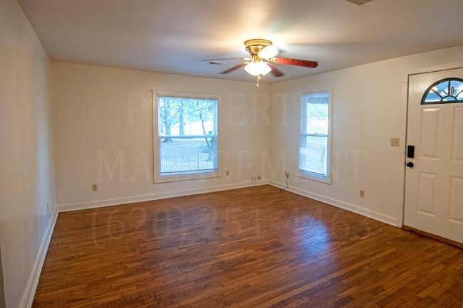 Building Photo - **Cozy 2-Bedroom rental in Edna**