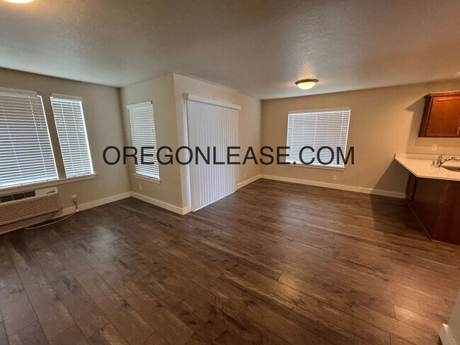 Building Photo - New construction 2 bedroom 2 bath Second floor Thurston duplex home