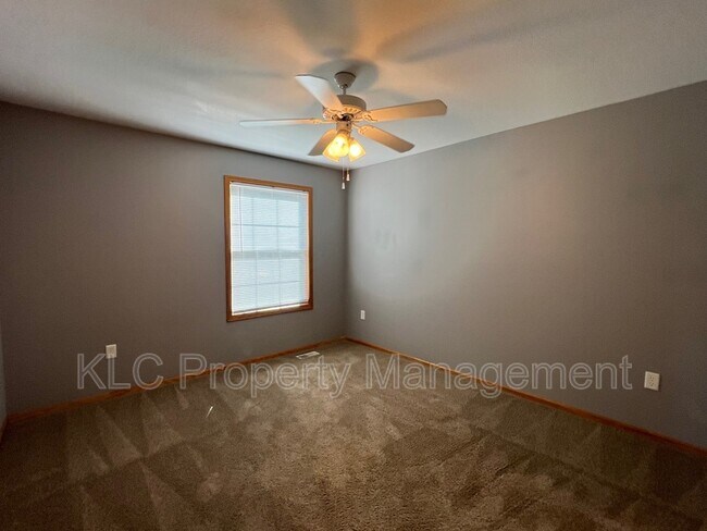 Building Photo - 277 S 79th St
