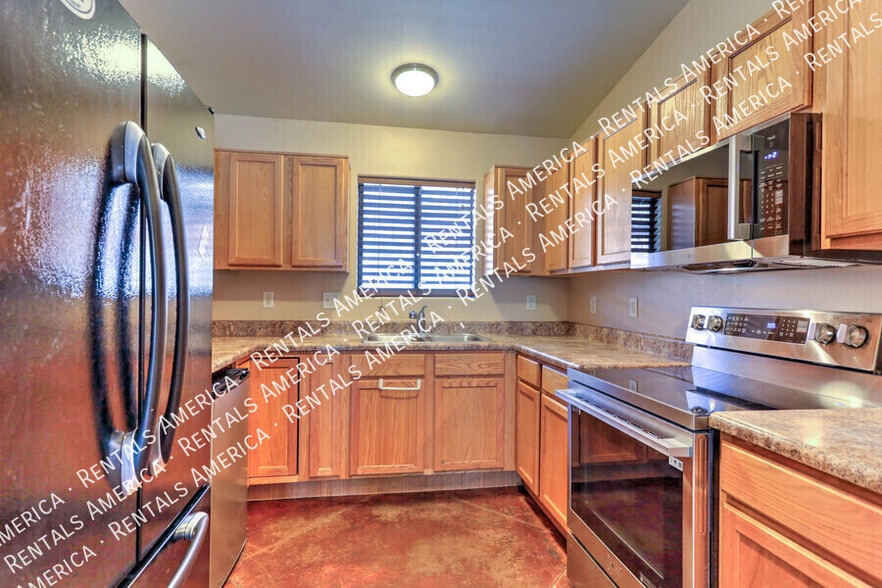 Building Photo - 441 E Geronimo Bluff Loop