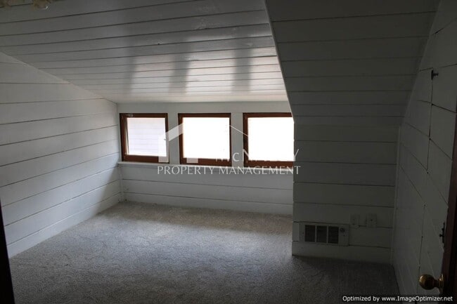 Building Photo - Newly Remodeled 3 Bedroom 2 Bathroom Home ...