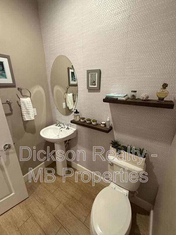 Building Photo - 3325 Show Jumper Ln