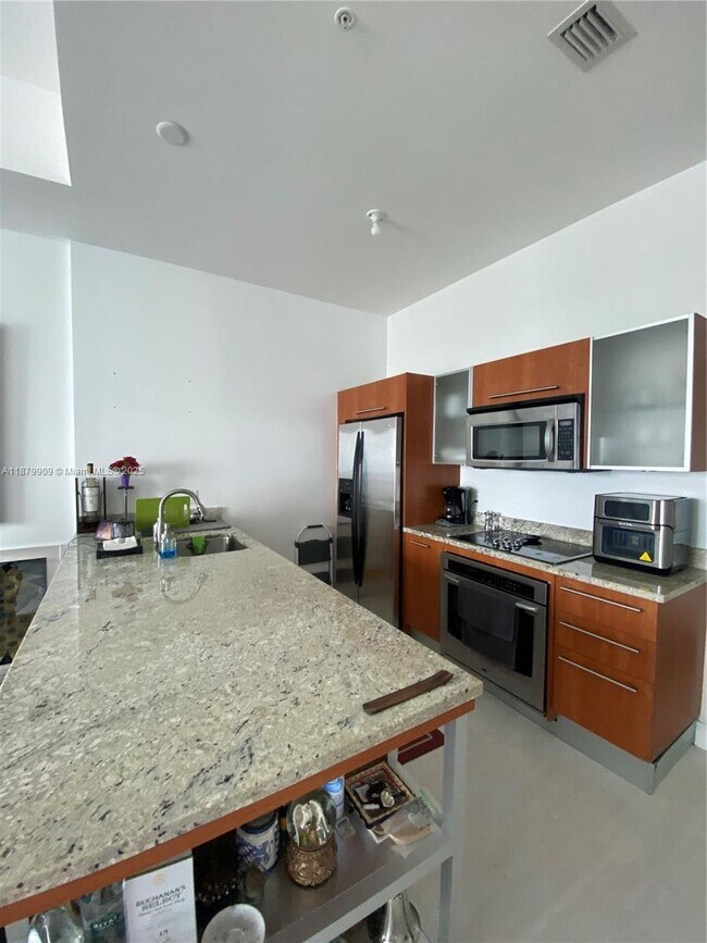 Primary Photo - 185 SW 7th St