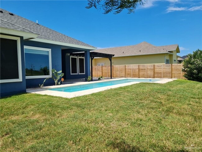 Building Photo - 24 Lago Washington