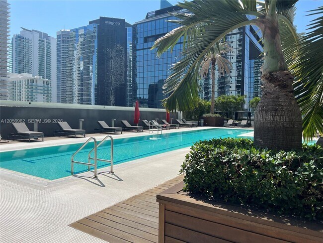 Building Photo - 1080 Brickell Ave