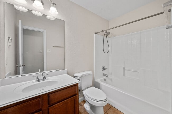 Building Photo - 3031 Lockeridge Village Dr