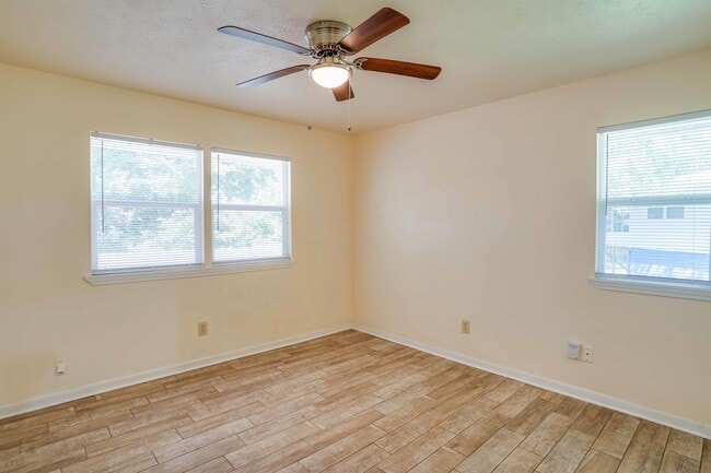 Building Photo - 266 S Villas Ct