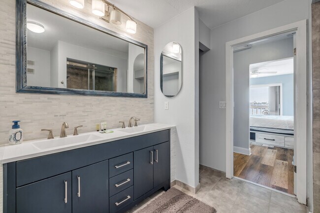 Building Photo - 129 Lagoon Ct