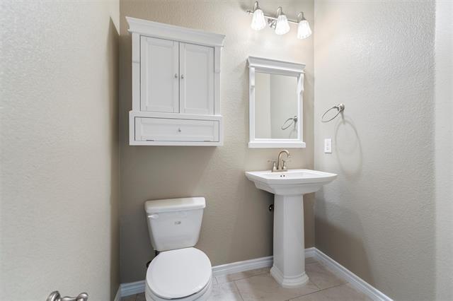 Building Photo - 500 Braewick Dr