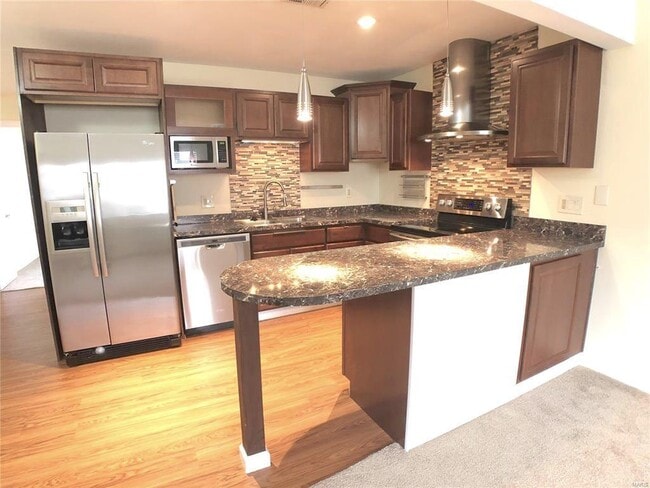 Building Photo - 425 Ponderosa Ave