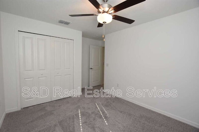 Building Photo - 1940 Red Lp